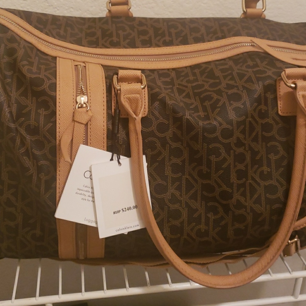 Brand New Calvin Klein Leather Duffle bag w/ Tags - Picture 3 of 3